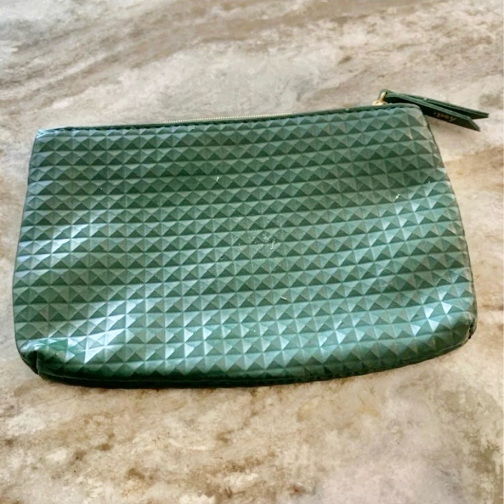 Ipsy bag green quilted cosmetic make up travel  pink interior